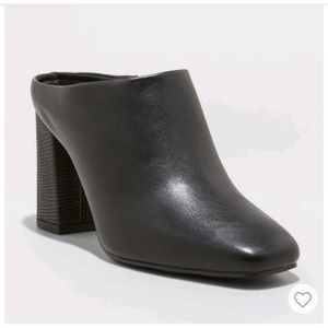 NWT Womens Black Mule Heel Size 11